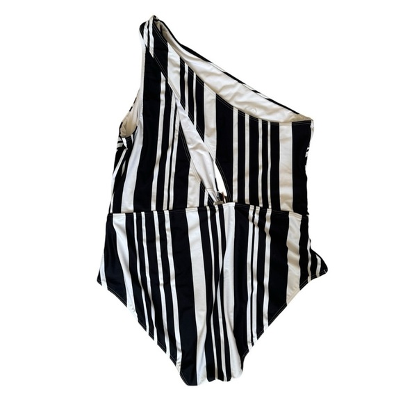 NWT CCX by City Chic Amara One Piece, Black Print, Size 22 - Picture 7 of 10